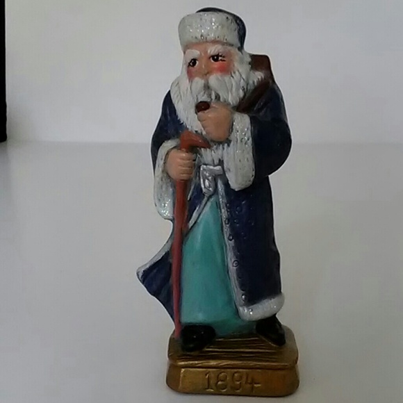 Santa Through the Years Figurines Collections - Picture 4 of 8
